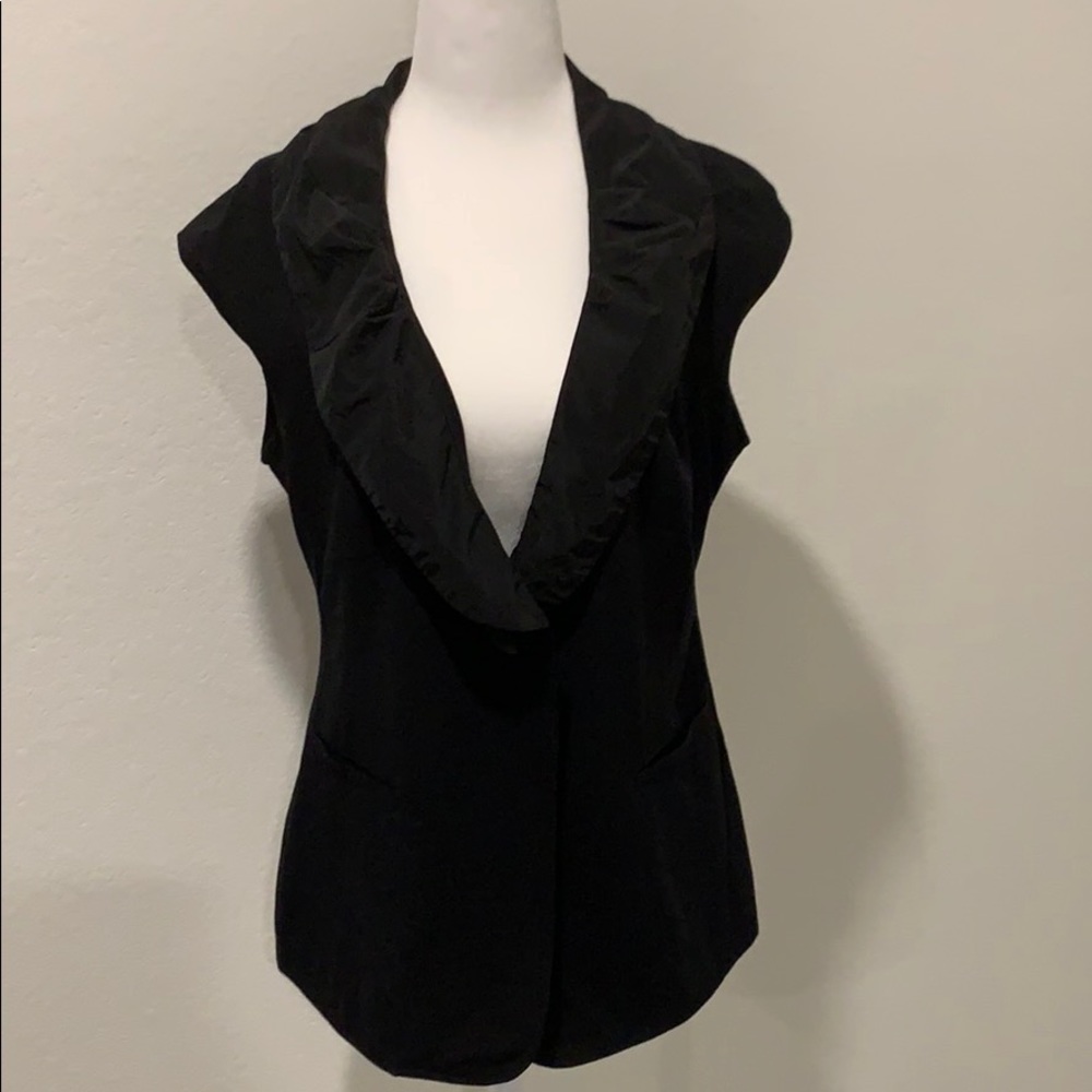 CAbi sleeveless blazer.